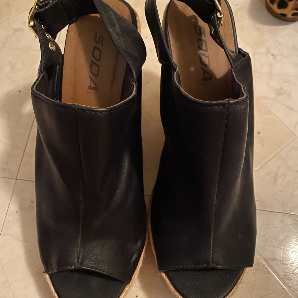 Wedge shoes